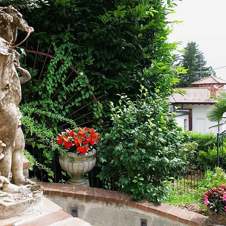 לינה וארוחת בוקר Puccini Venegono Superiore