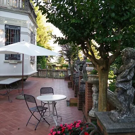 Puccini Bed & Breakfast *